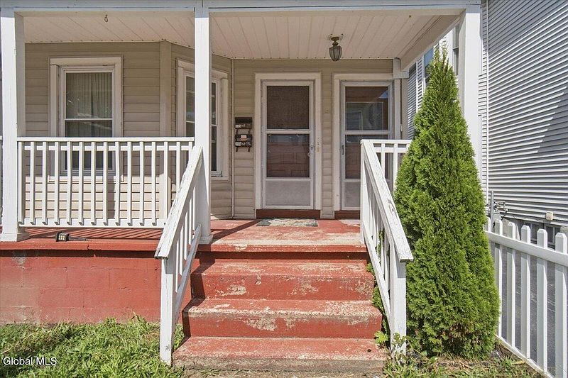 5th image of 131 Furman Street
