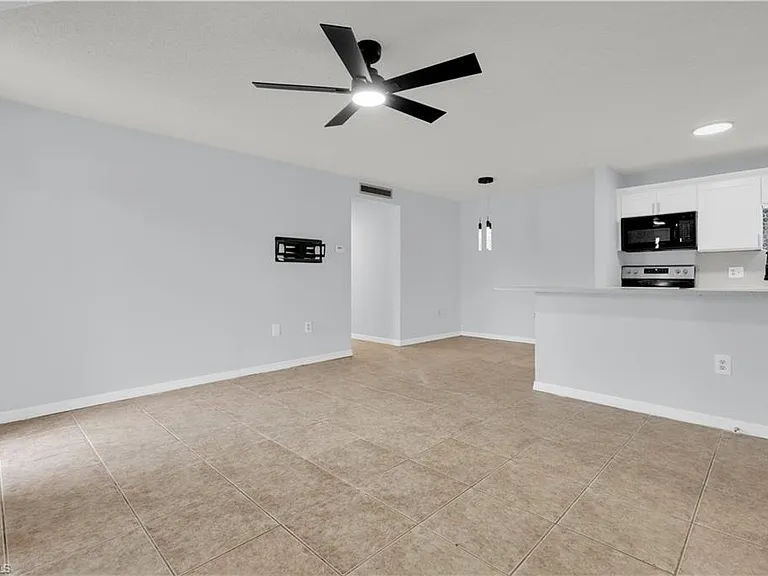 5713 Foxlake Dr #1 — Photo 20