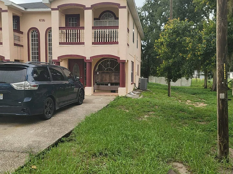 616 Lemon Ave #B — Photo 6
