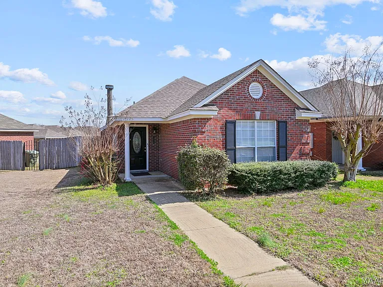 1225 Westfield Ln — Photo 2