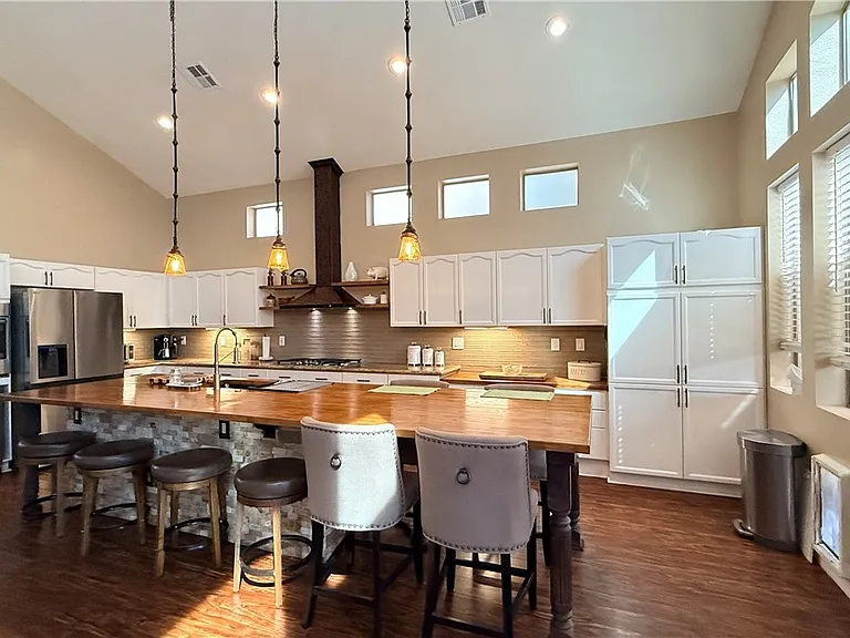 10633 Adamsong Ave — Photo 10