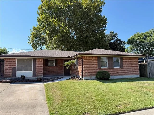 4 bed, 1.5 bath, 1420 sqft, $2,250 — Photo 3