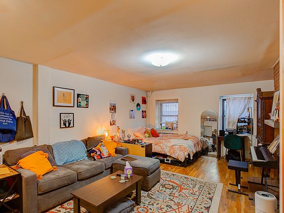 2nd image of 331 E 17th St #1A