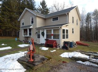 420 Oakdale Dr, Hunlock Creek, PA 18621
