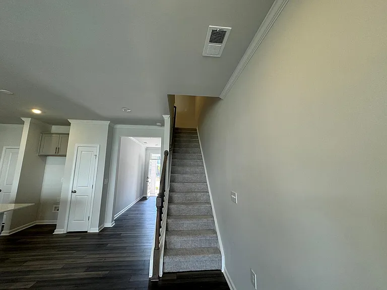 5719 Woodlawn Dr — Photo 9