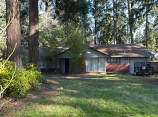 16030 33rd Ave NE, Lake Forest Park, WA 98155