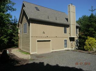 156 Pine Ct, Tannersville, PA 18372