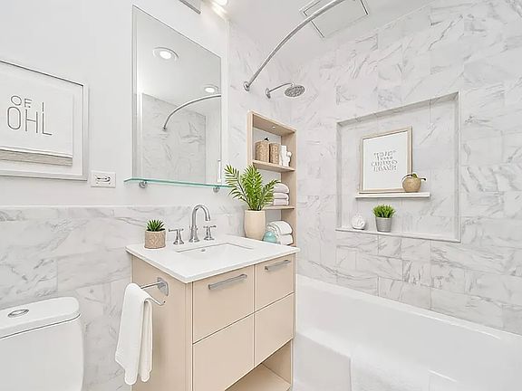 4th image of 49 E 34th St #25B