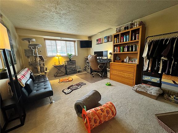 4th image of 954 Wood Hollow Dr