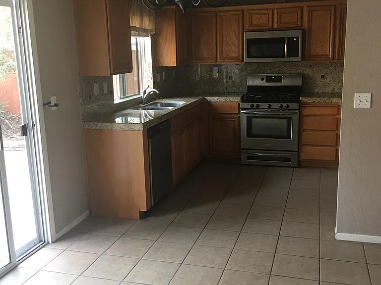 4150 Victrola Dr — Photo 6