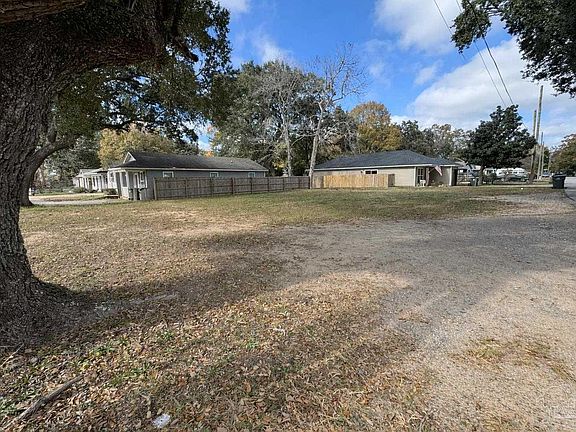 3rd image of 8411 Cherry Ave