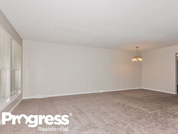 4th image of 11918 Lakecrest Ln