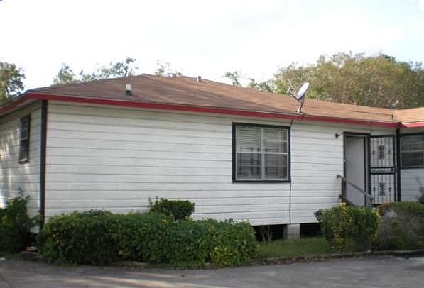 2nd image of 4210 Linn St
