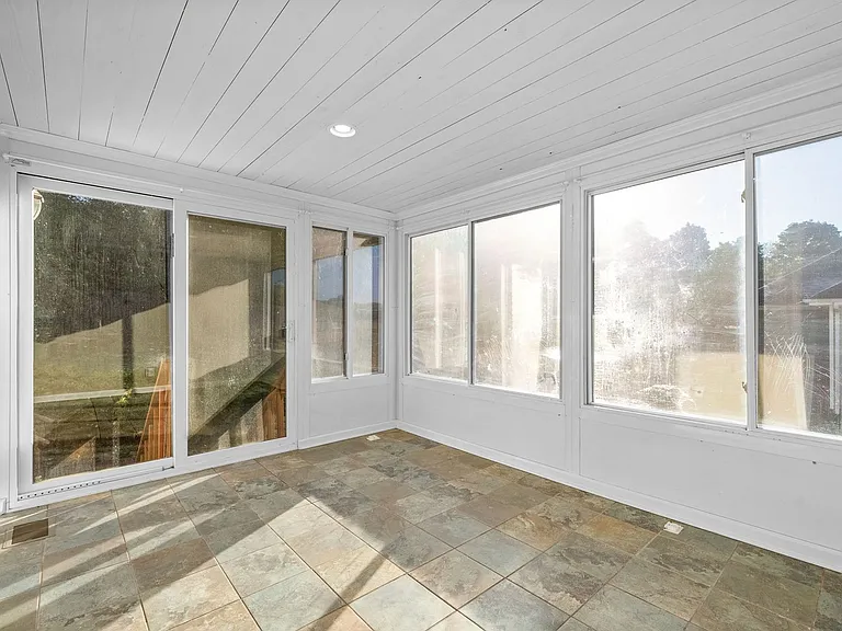3487 Hickory Glen Dr — Photo 19