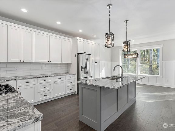 5th image of 9054 Sea Mist Lane