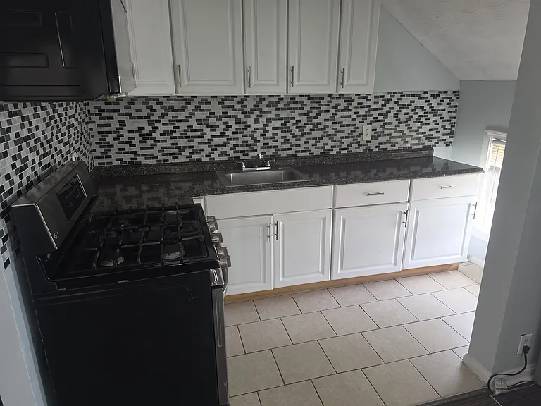 34 Hood St #1 — Photo 12