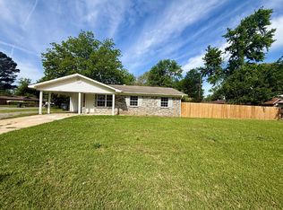 2017 Fairfield Dr, Jonesboro, AR 72401