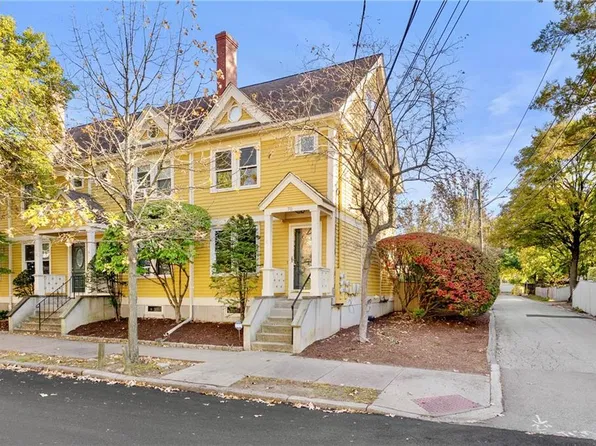 70 Oak St APT E, Providence, RI 02909