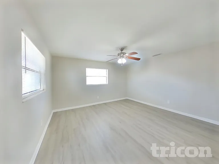1122 Ibsen Ave — Photo 7
