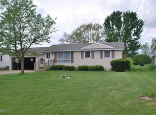 564 Clan Alpine St, Plainwell, MI 49080