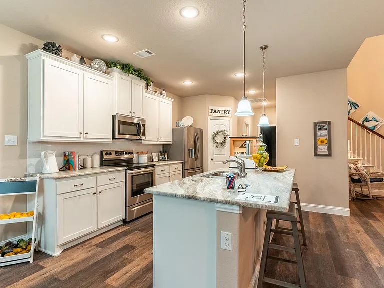 6819 Topaz Dr — Photo 8