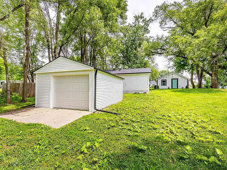 4076 Indianola Ave — Photo 27