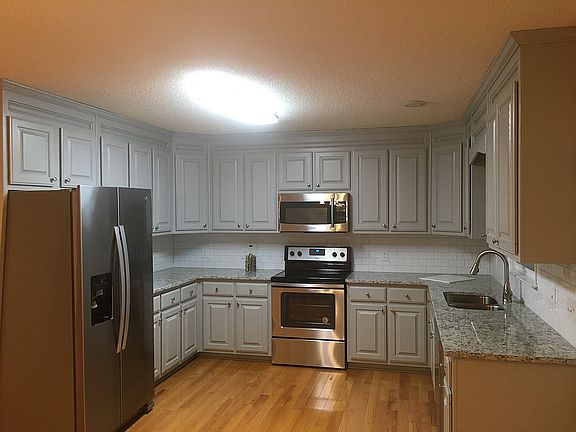 4th image of 2717 Upper Sweetwater Trl