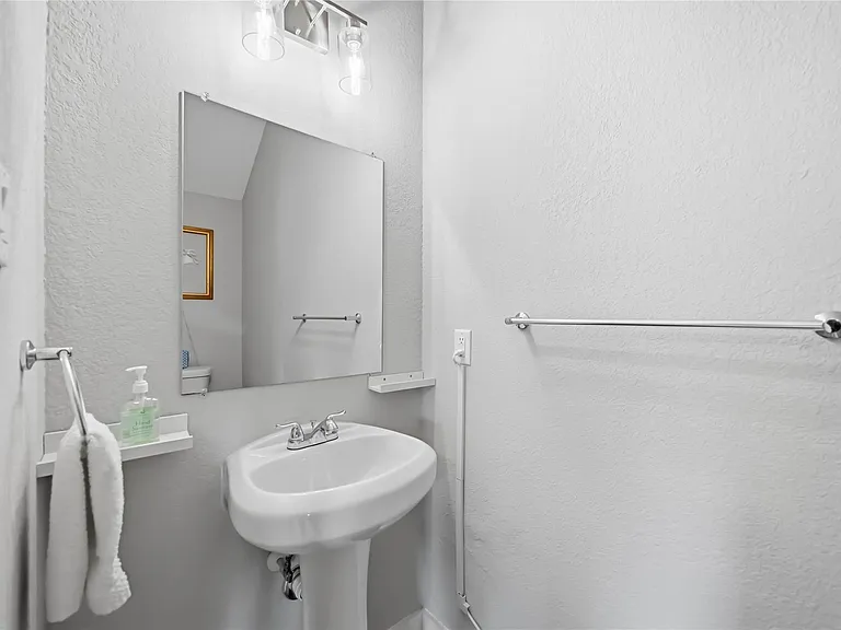 5403 Amy St — Photo 12