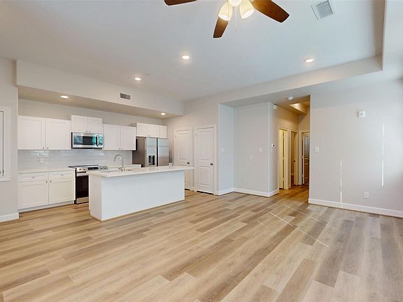 4th image of 504 Nursery Rd #3106