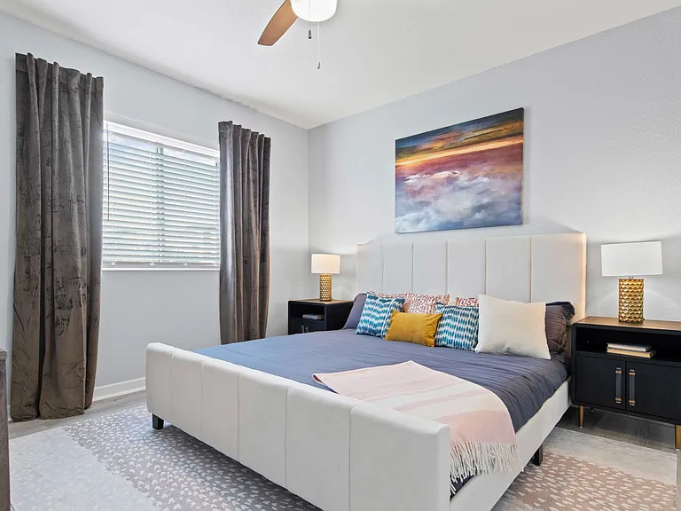 Elan Apartments — Photo 25