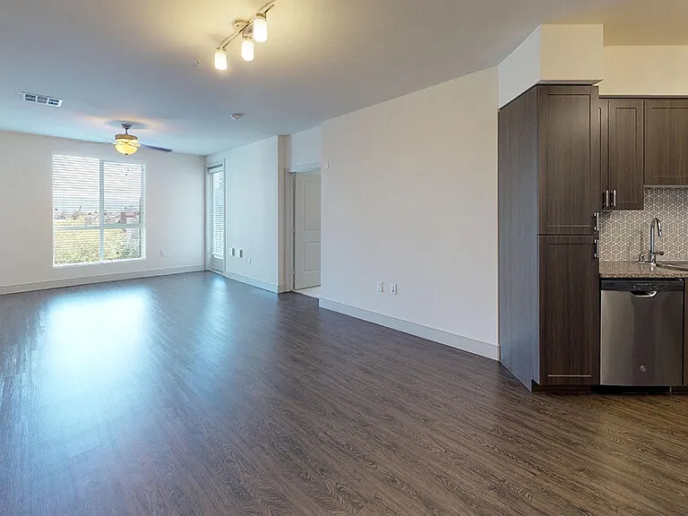 808 West Apartments — Photo 14