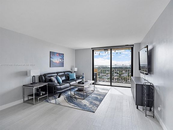 2nd image of 2350 NE 135th St APT 1505