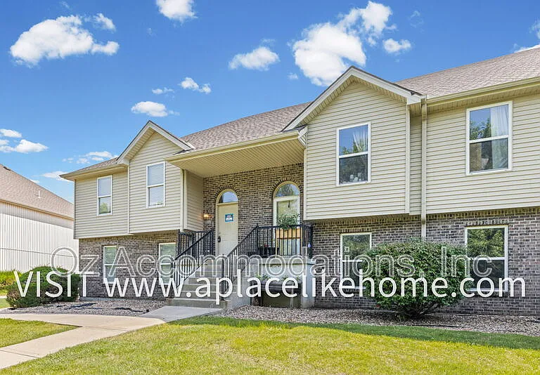 8626 N Cleveland Ln — Photo 3
