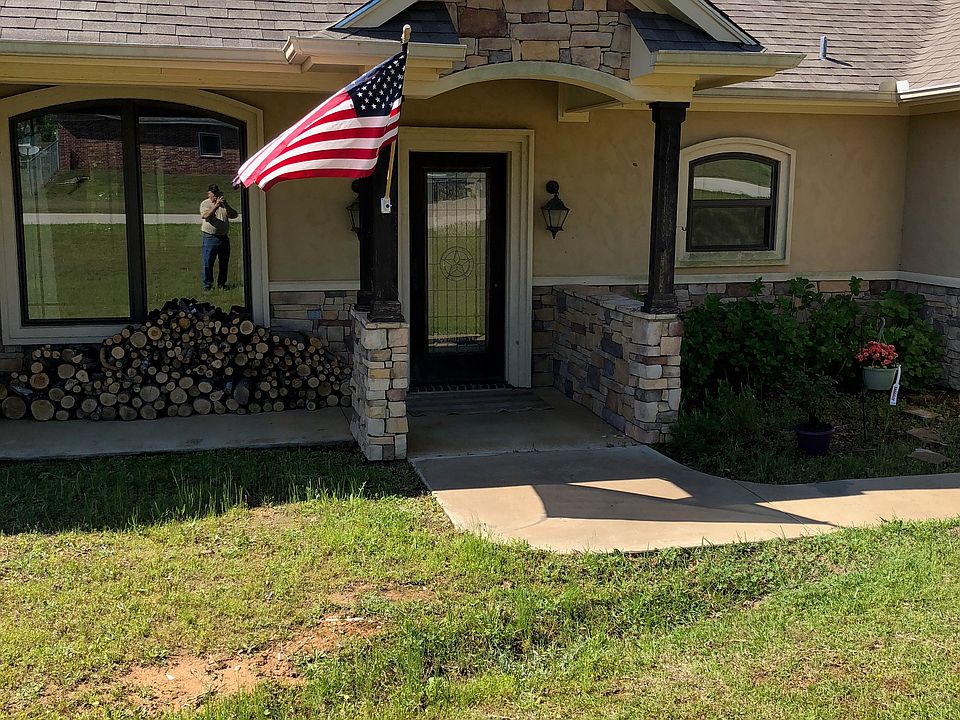 1st image of 195 Emma Dr