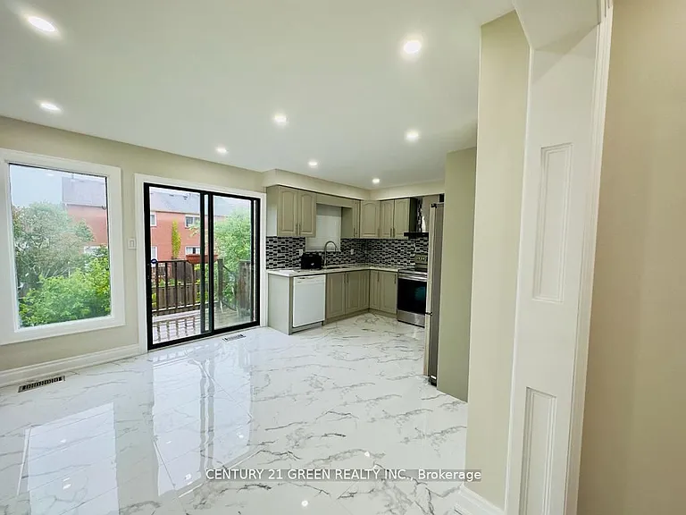 24 Sullivan Dr — Photo 16