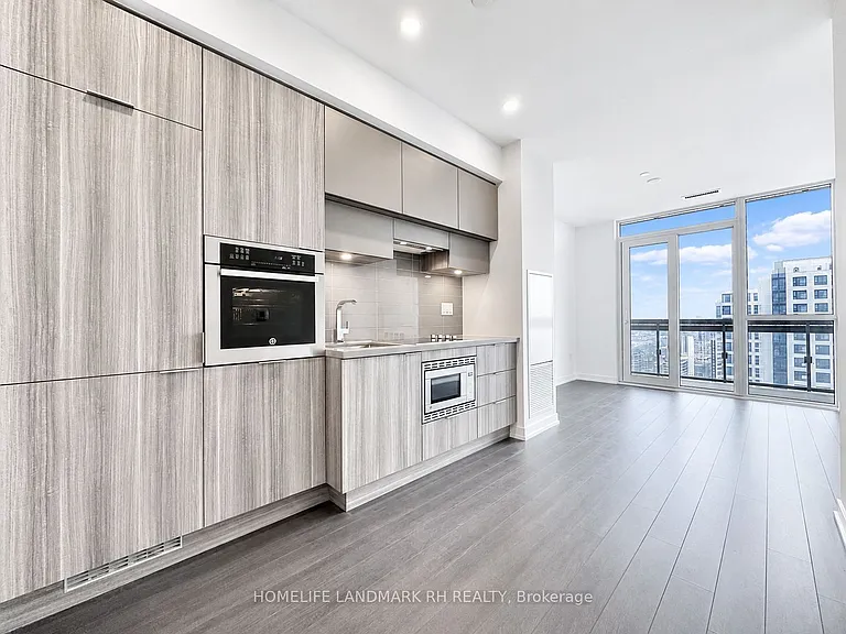 39 Roehampton Ave #2301 — Photo 2