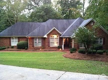 Beautiful ranch with curb appeal!