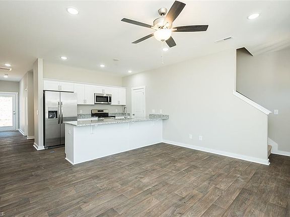 5th image of 510 Stokesburg Rd #B