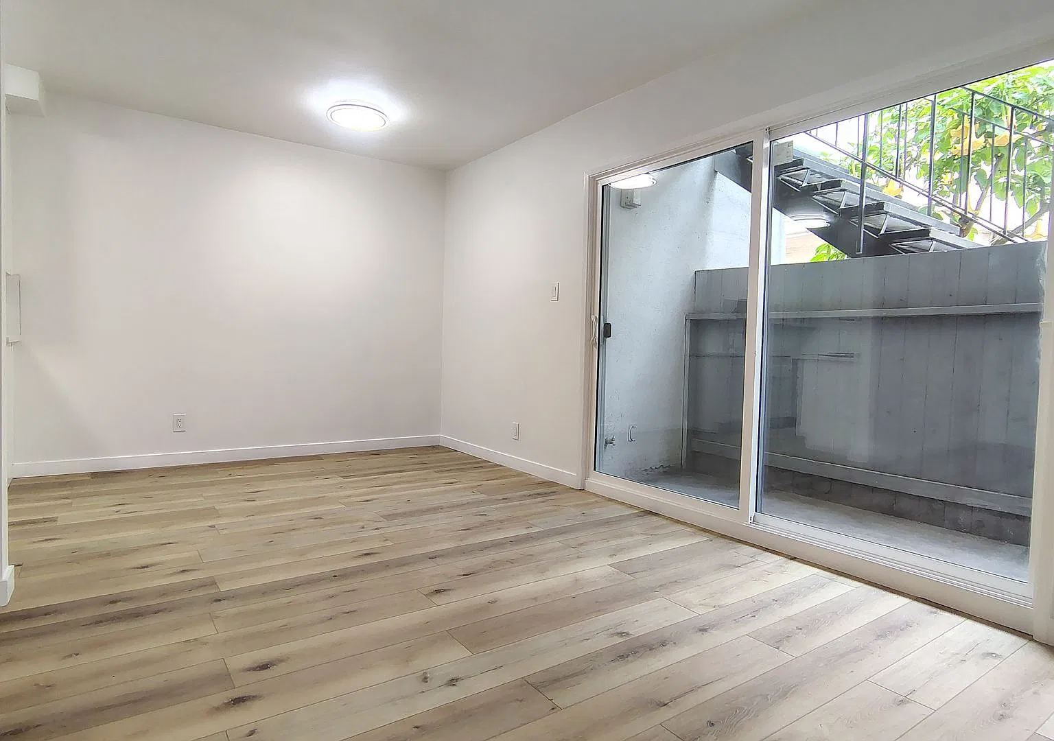 12545 Pacific Ave — Photo 2