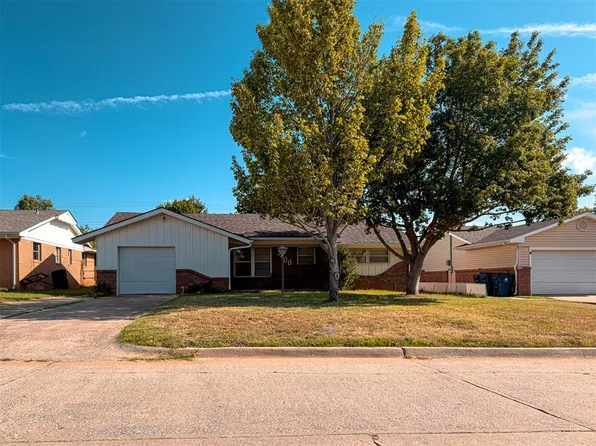 1406 W Mississippi Ave, Chickasha, OK 73018