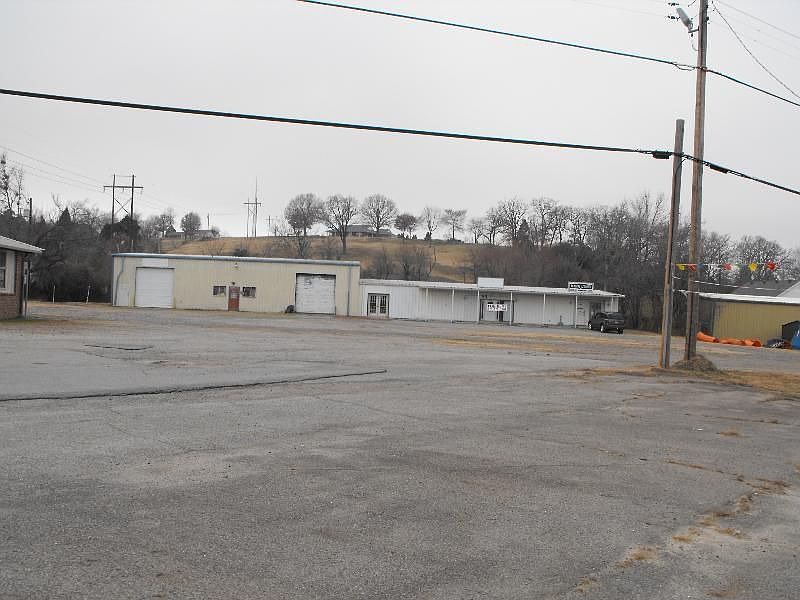1st image of 1001 Fayetteville Rd