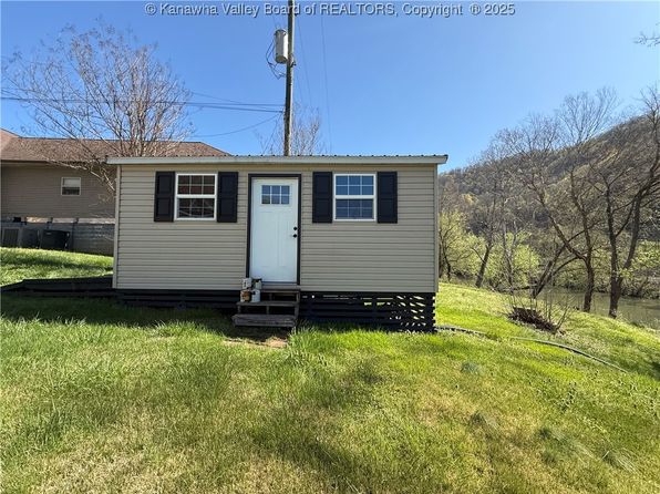 5336 Old Logan Rd, Logan, WV 25601