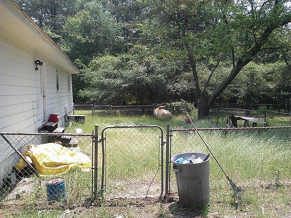 5th image of 602 Hillcrest Dr