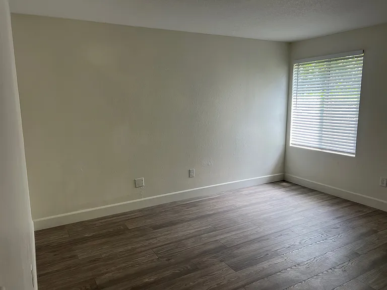 1000 W Macarthur Blvd #67 — Photo 13