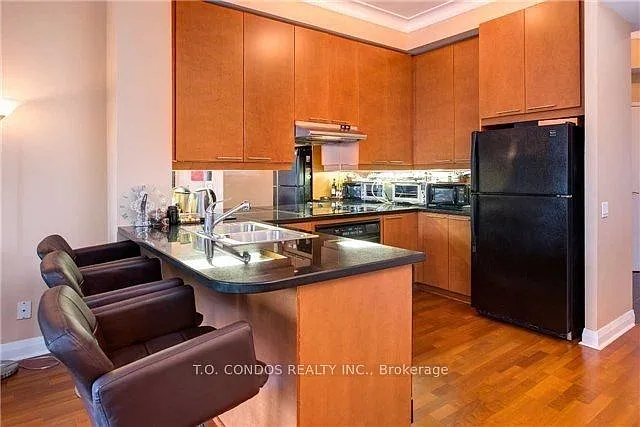 1121 Bay St #2001 — Photo 10