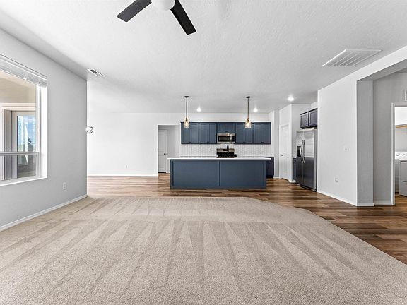 4th image of 15693 Shrike Ave