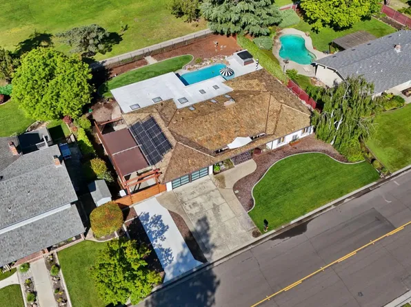 10753 Elkhorn Dr, Stockton, CA 95209