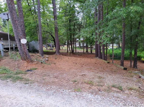 452 Looking Glass Trl, Bracey, VA 23919