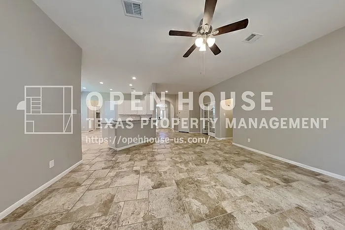 3 bed, 2.0 bath, 2128 sqft, $2,400 — Photo 4