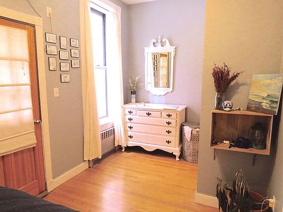 5th image of 286 10th St APT 1